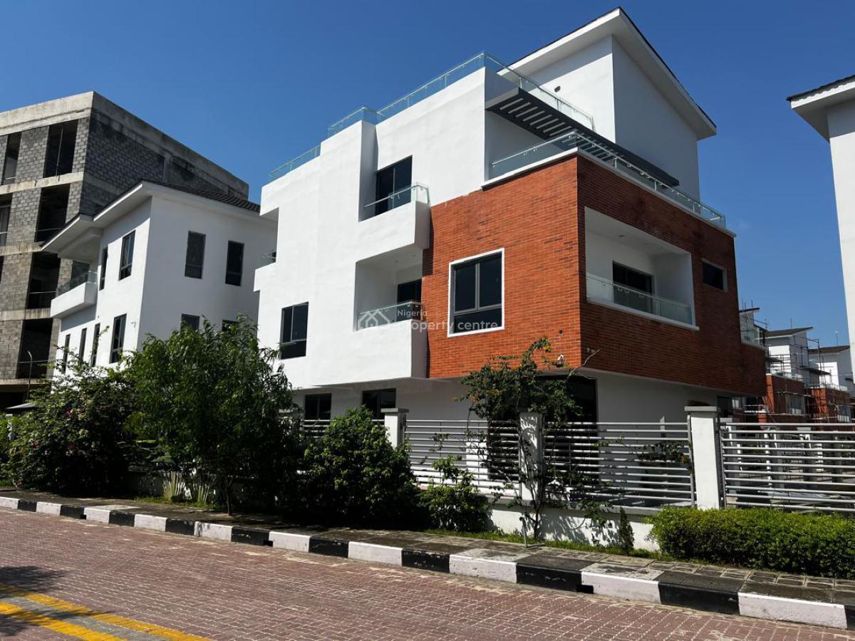 Luxury 5-Bedroom Detached Duplex with Penthouse